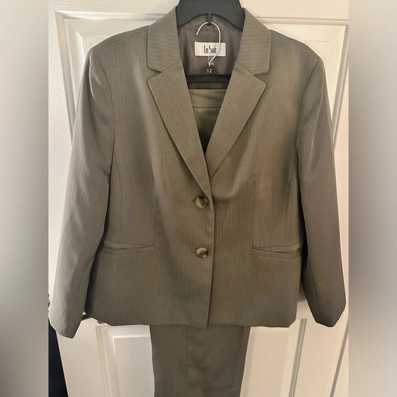 Women’s LeSuit Two Piece Suit Size 18 - Picture 2 of 12